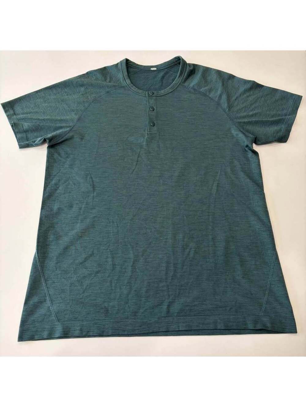 Men’s Size Large Lululemon Metal Vent Tech Short Sleeve Athletic Henley T-Shirt